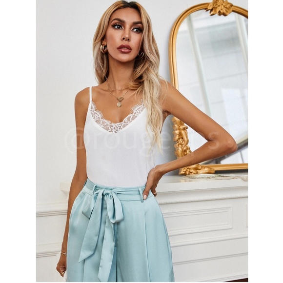 Lace Trim Detail V-Neck White Camisole Cami Top Shirt - Picture 6 of 7